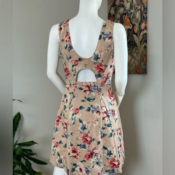 Charming Charlie Khaki Floral Cut Out Dress Size Medium - Picture 10 of 13
